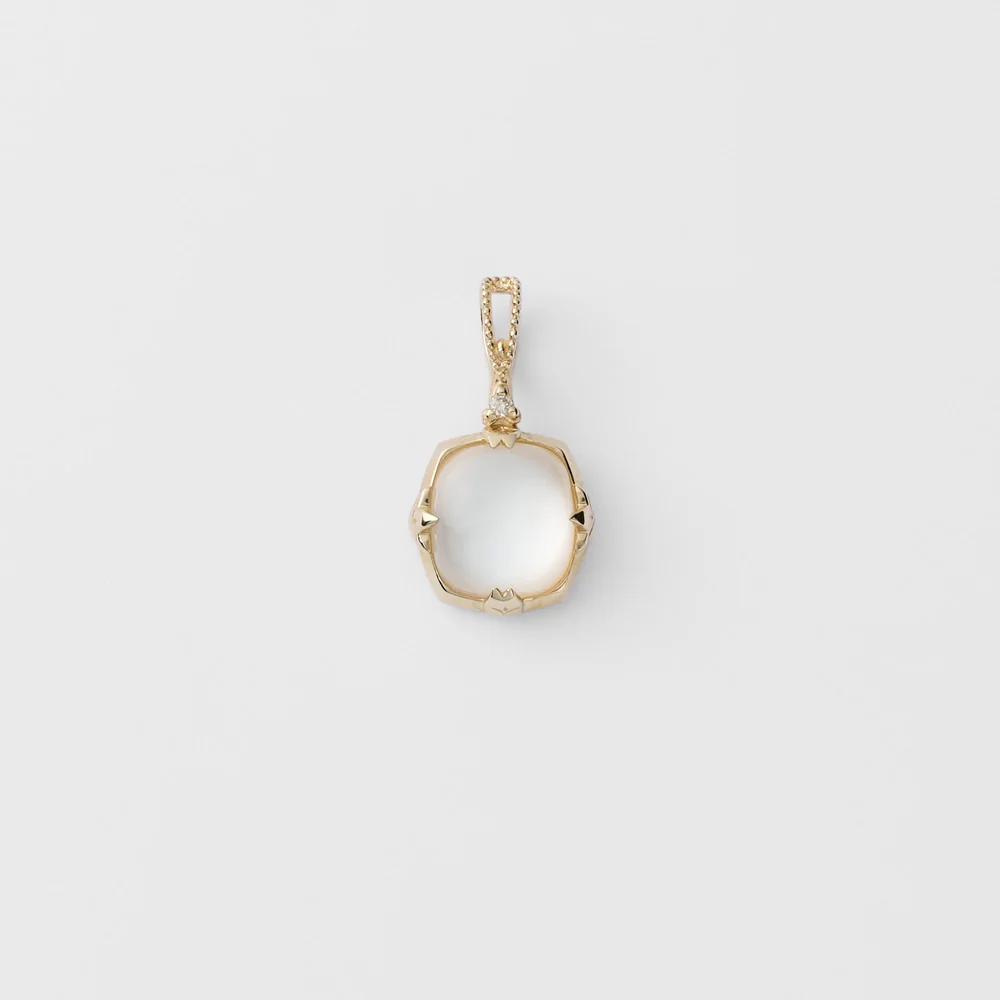 K5 Quartz/Shell Charm